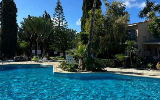 Large Apartment In Paphos Gardens - Communal Pool